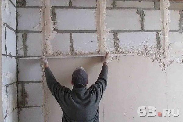 Чем отштукатурить стены своими руками видео Чем отштукатурить стены своими руками видео